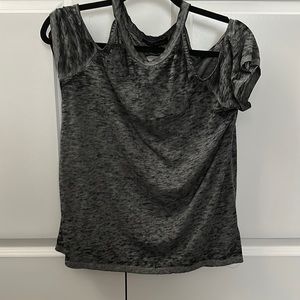 derek heart open shoulder/back tee